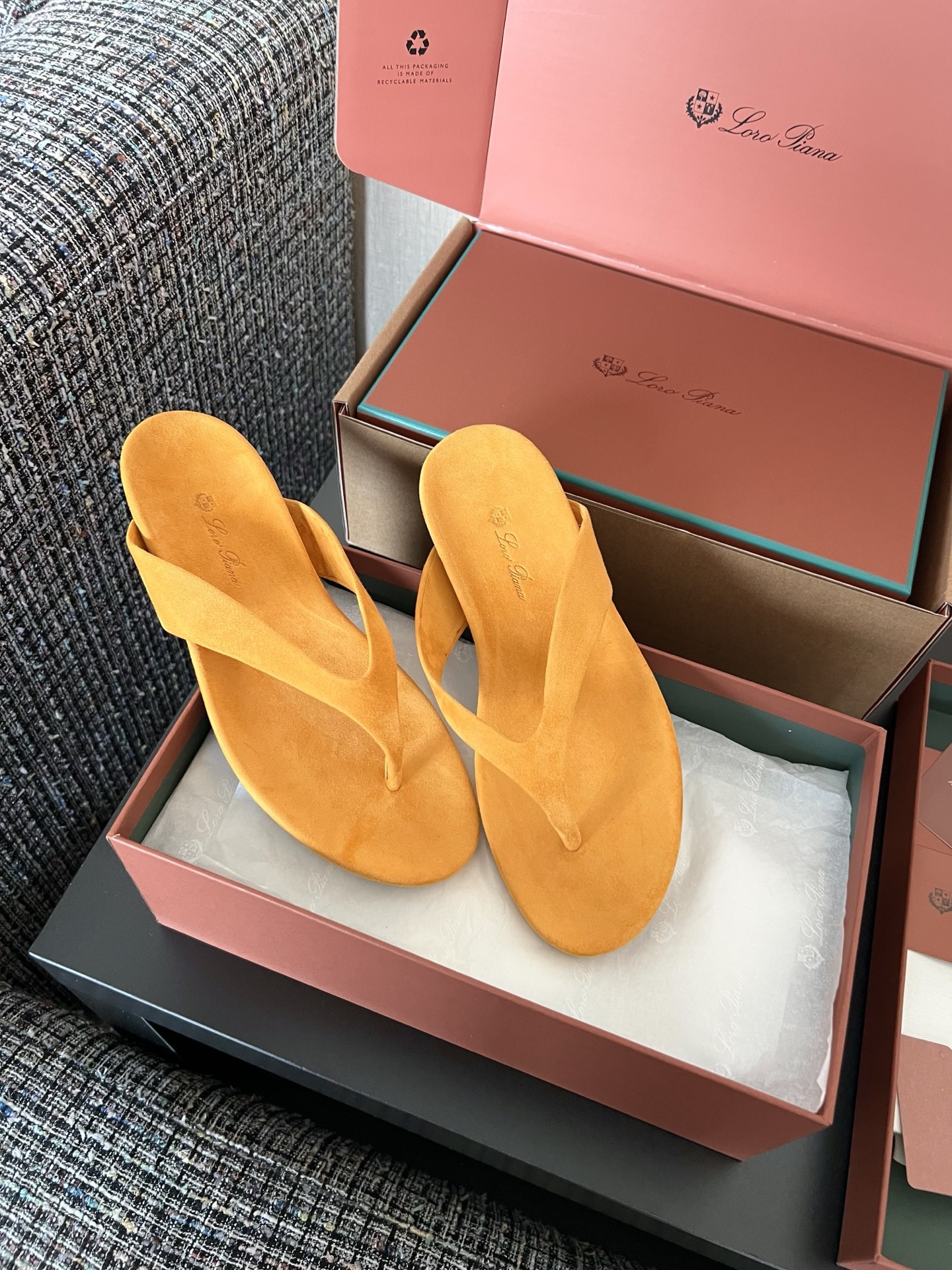 Loro Piana Ida 스웨이드 고트스킨 라운드 토 플랫 조리 노