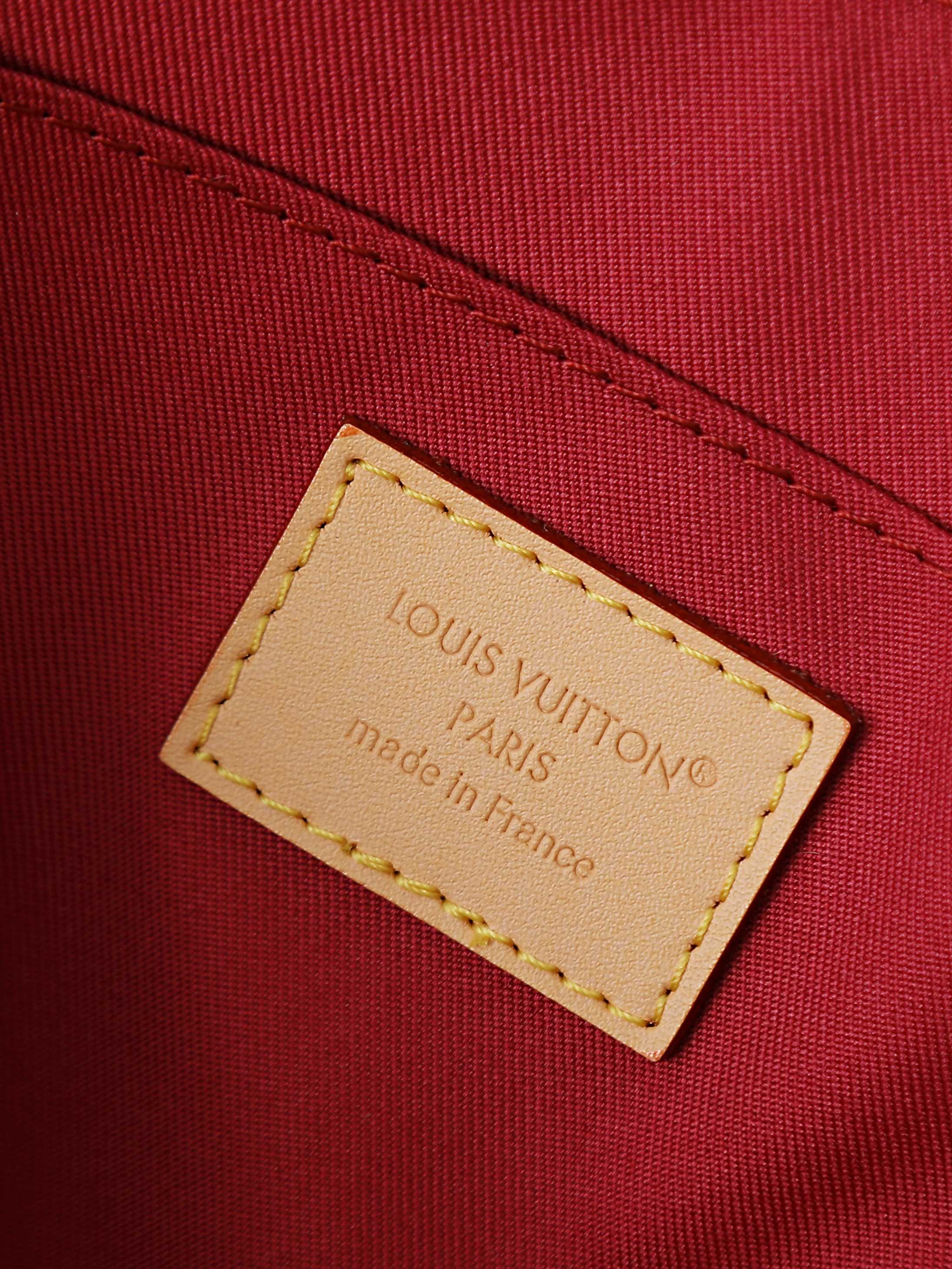 루이비통 M25759 Pochette Cosmétique 중형 와인 레드 스타일 화장품 파우치