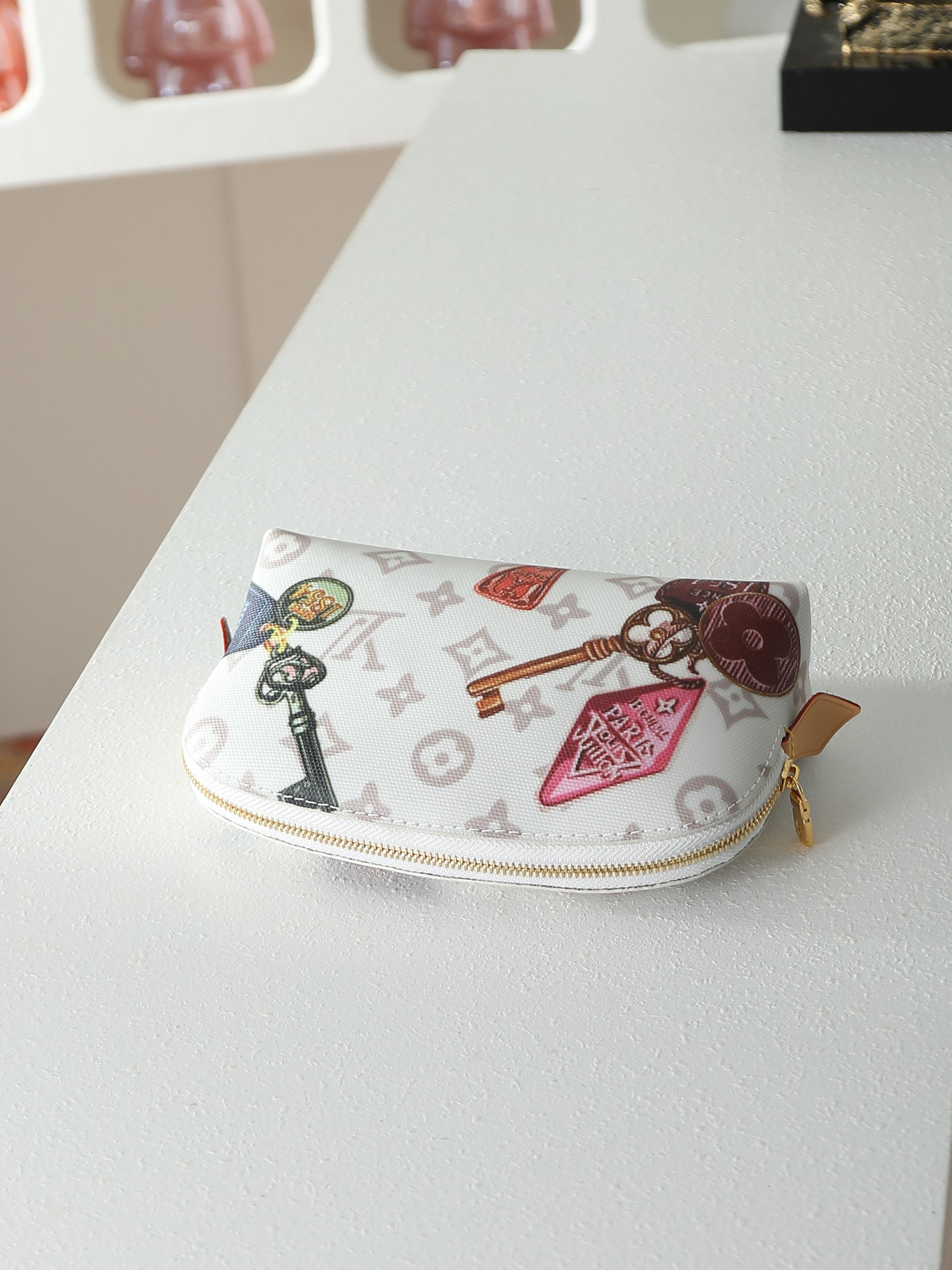 루이비통 M28956 Pochette Cosmétique 소형 Monogram Dune 스타일 화장품 파우치