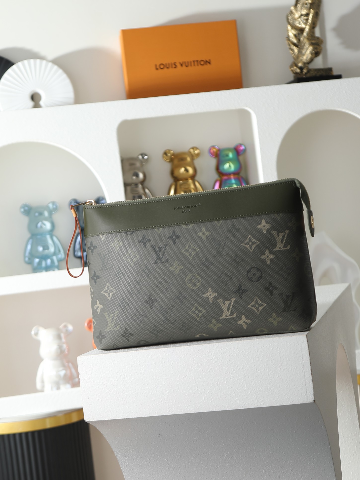 루이비통 M26970 Pochette Voyage Souple