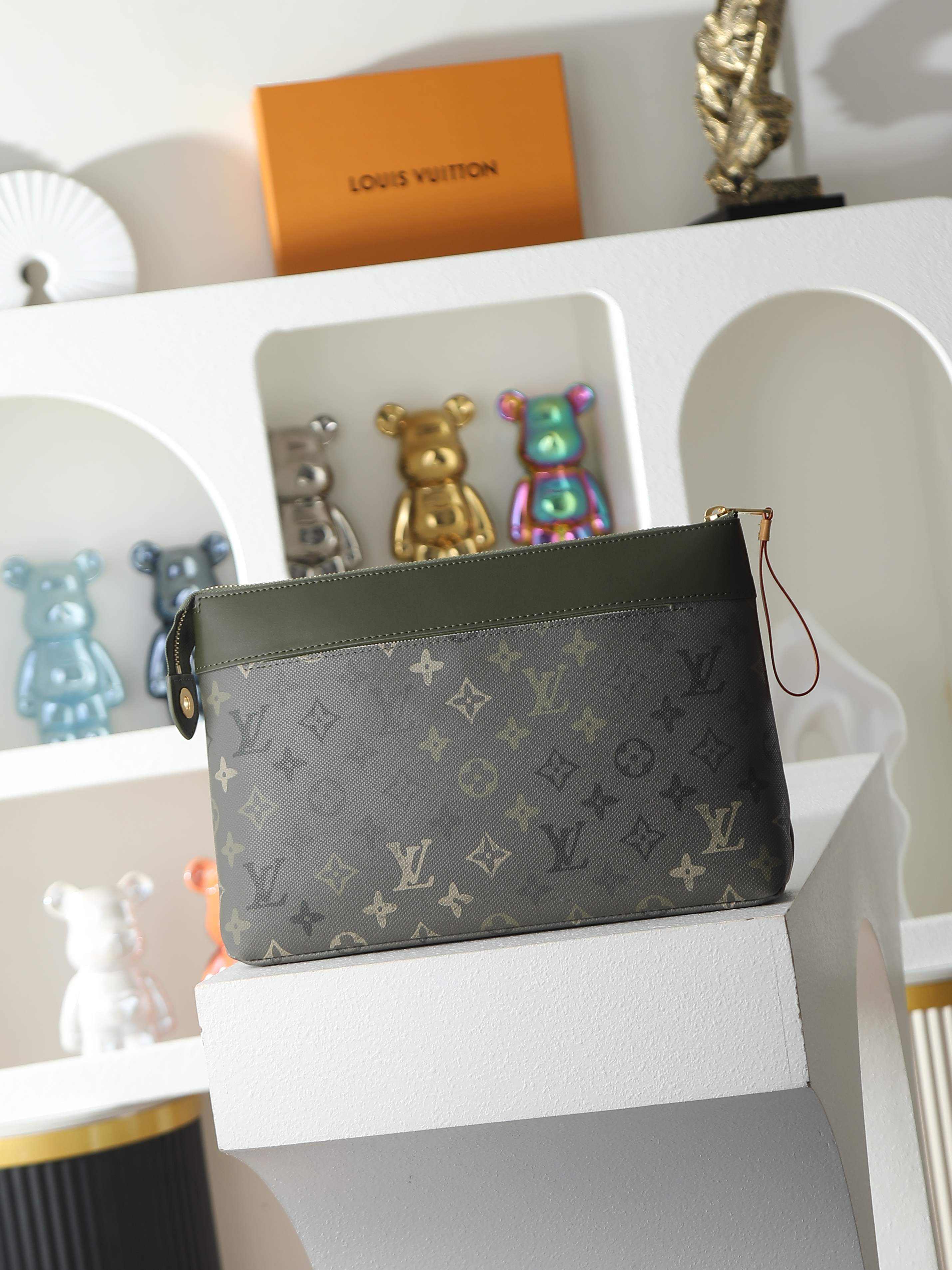루이비통 M26970 Pochette Voyage Souple