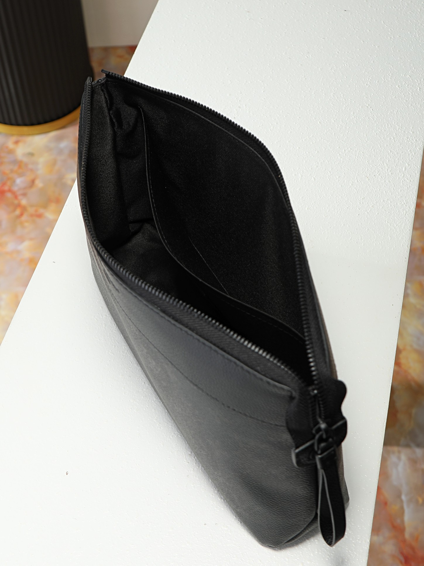루이비통 M26741 Pochette Voyage Souple Monogram Midnight 스타일 클러치백