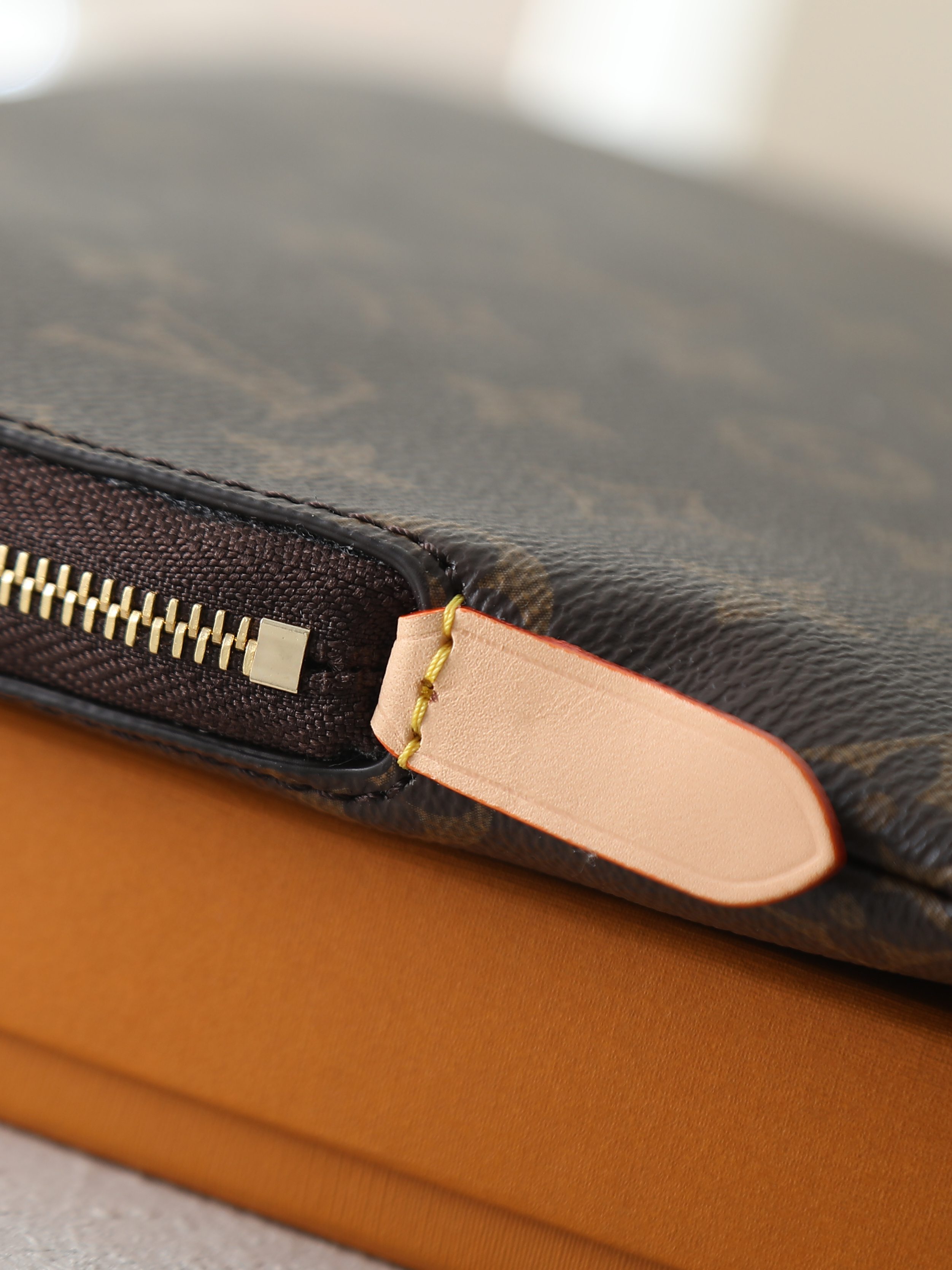 루이비통 M43442 Etui Voyage 대형 모노그램 스타일 여행용 수납 파우치  전자기기 파우치