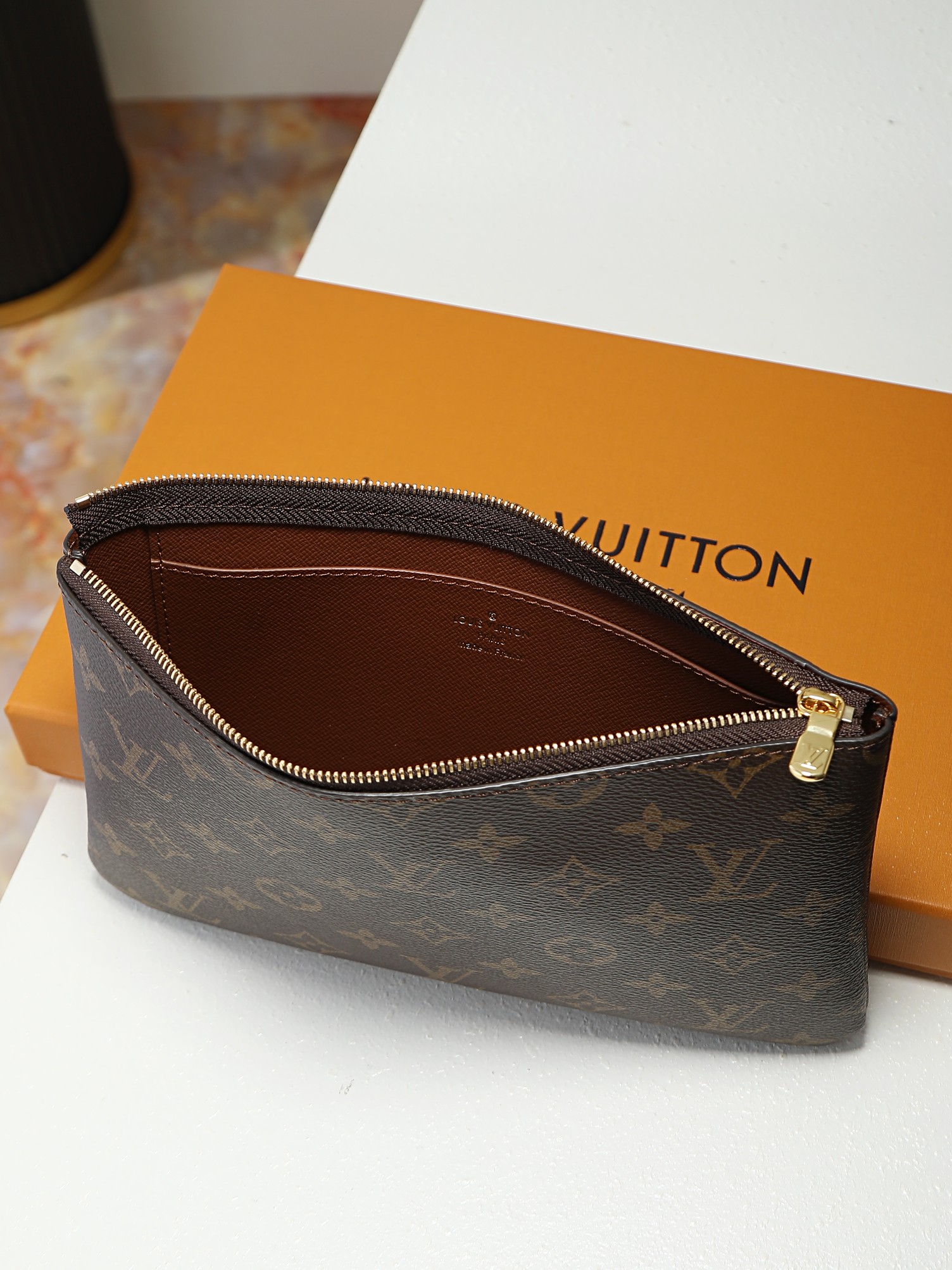 루이비통 M13560 Pochette Clés 중형 모노그램 스타일 열쇠지갑동전지갑 겸 여권·카드 파우치