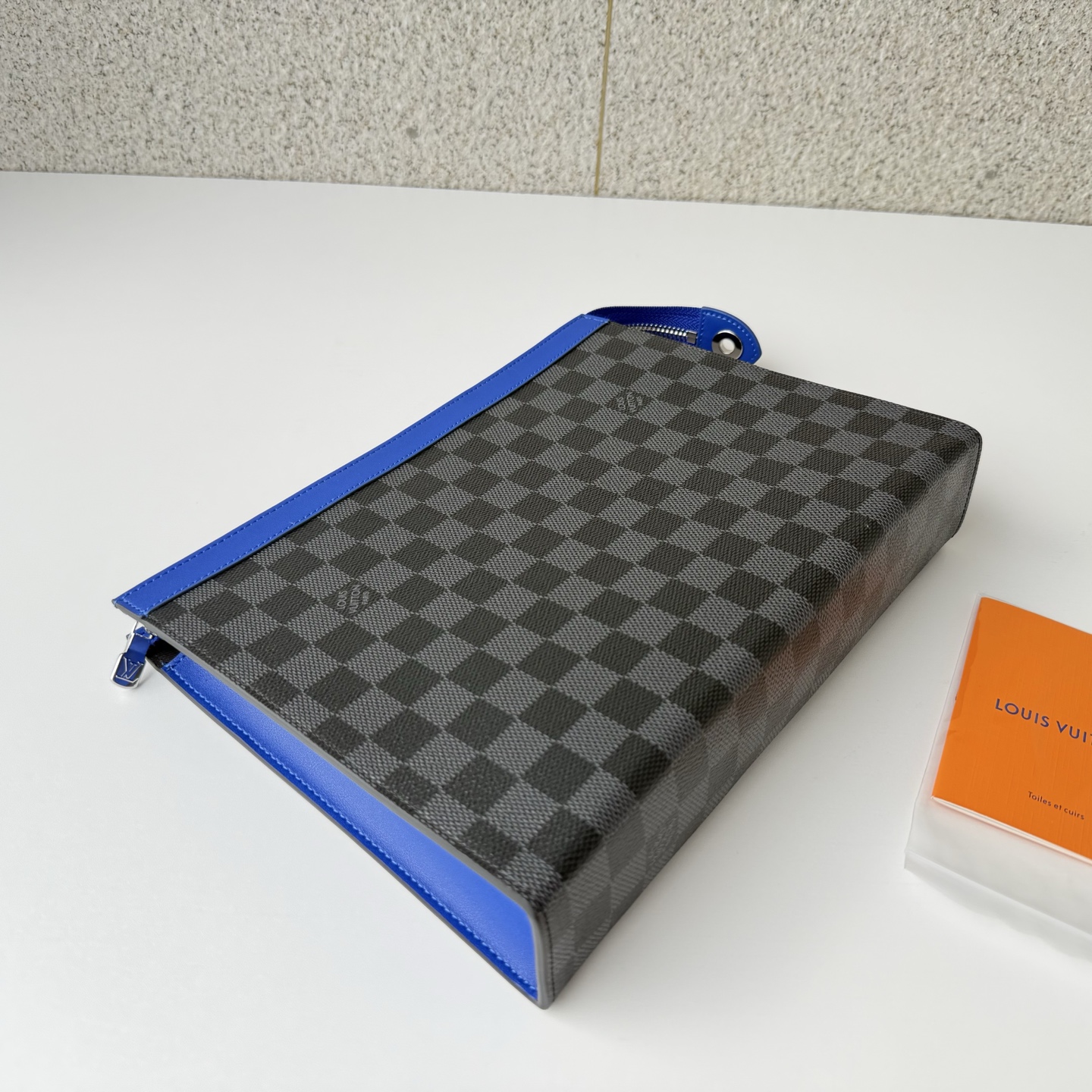 루이비통 M00088 Pochette Voyage MM 다미에 그래파이트