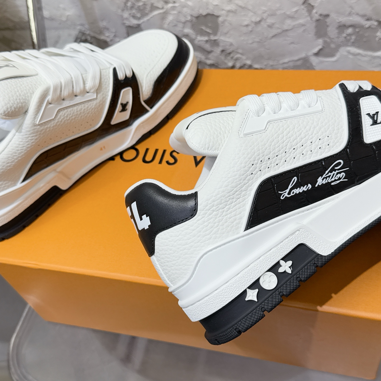 루이비통 LV Trainer 스타일 남성용 로우탑 스니커즈