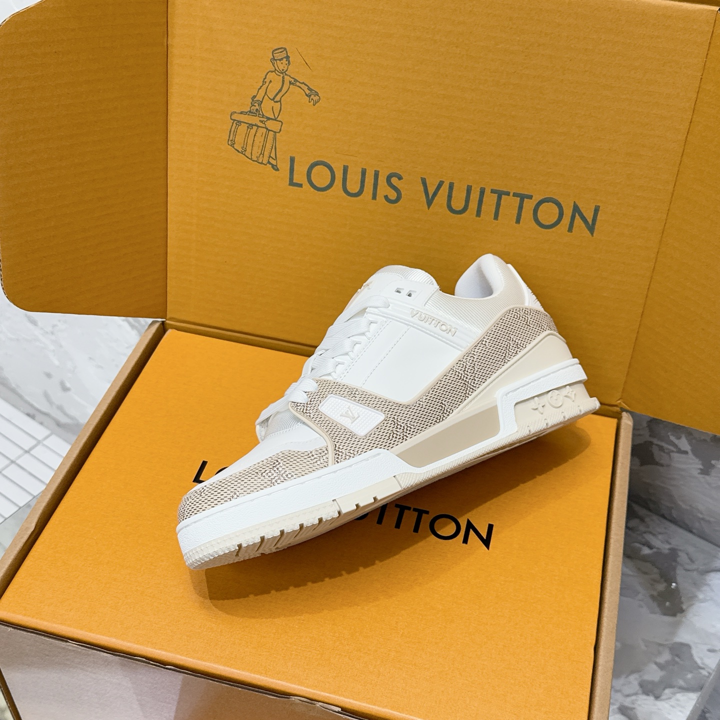 루이비통 LV Trainer 스타일 남성용 로우탑 스니커즈