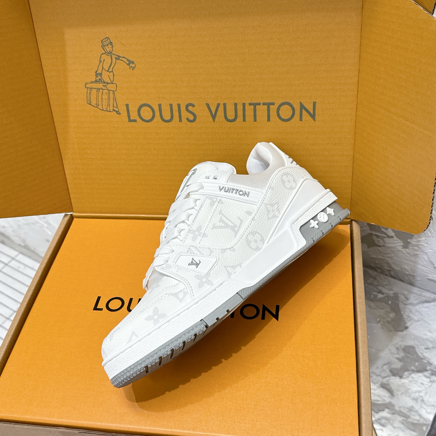 루이비통 LV Trainer 스타일 남성용 로우탑 스니커즈