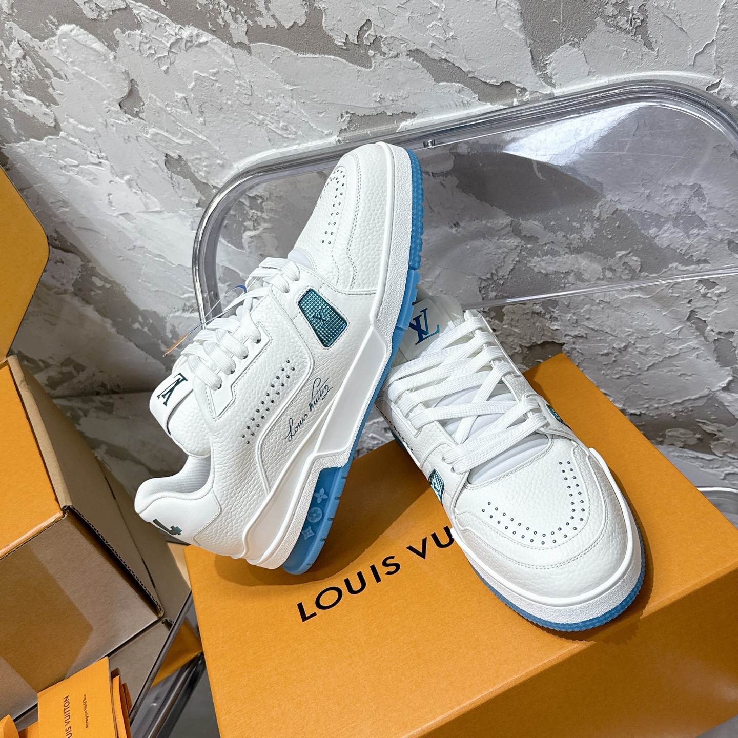 루이비똥 LV trainer 시리즈 캐주얼 스니커즈