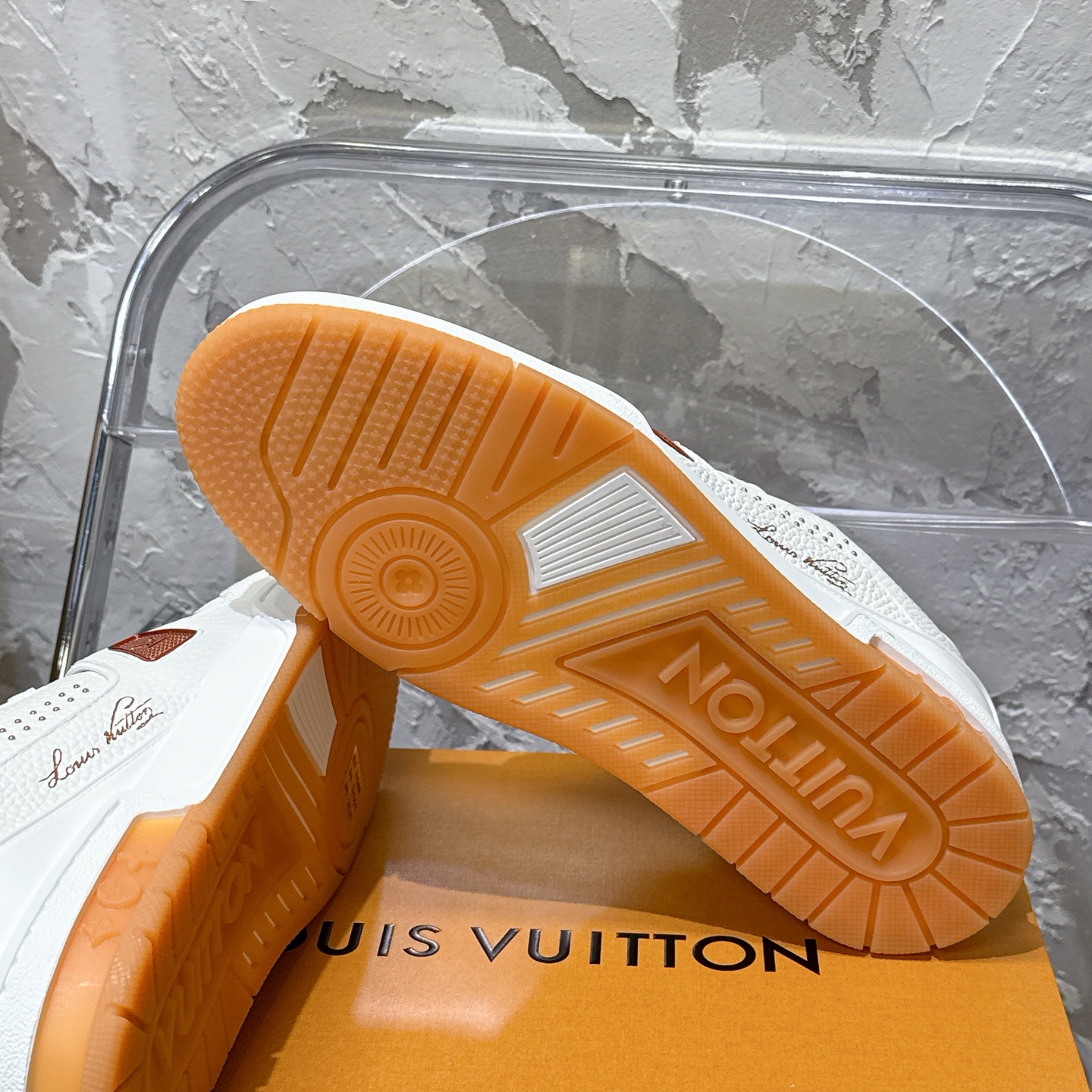 루이비똥 LV trainer 시리즈 캐주얼 스니커즈