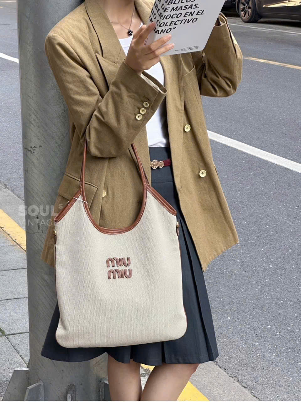 미우미우 아이비 SC 토트백